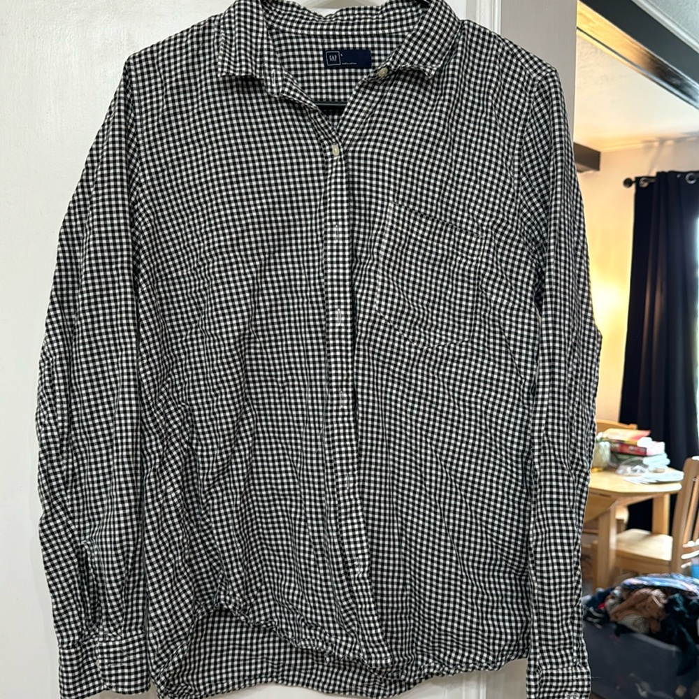 GAP Women’s Checkered Button Down